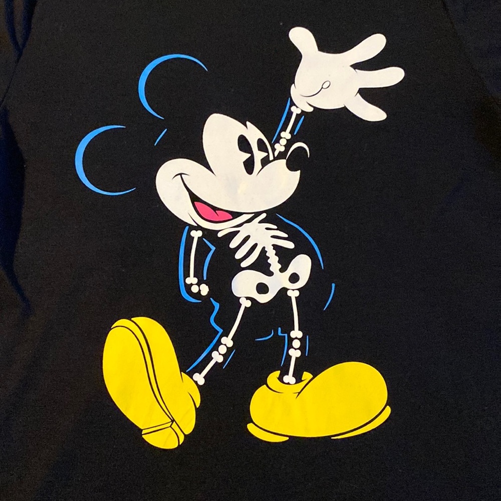 Glow in the dark Mickey skeleton Halloween shirt